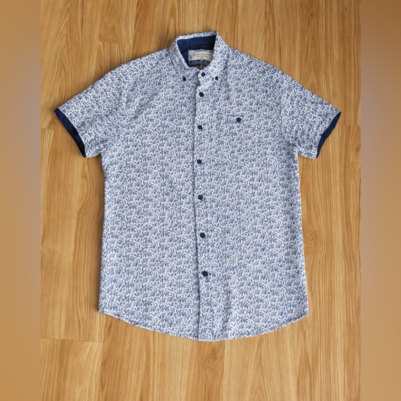 Report Collection Other - Report Collection Men’s Leaf Print Button-Up Shirt Size M
